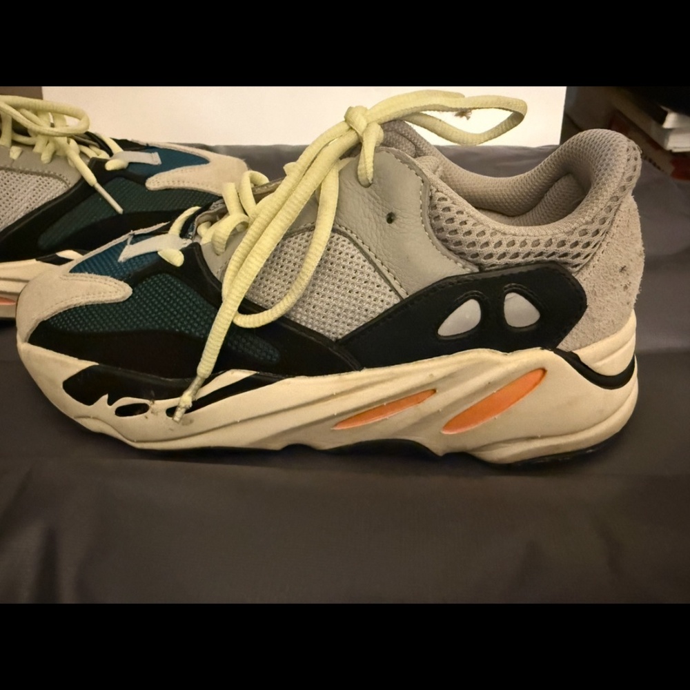 Yeezy Boost 700  Wave Runner